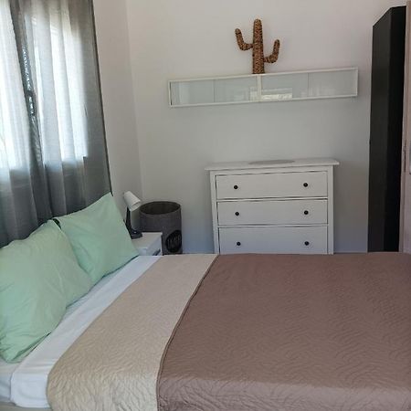 Home Away From Home Ixia  Ngoại thất bức ảnh