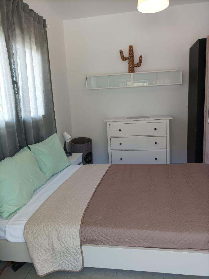 Home Away From Home Ixia  Ngoại thất bức ảnh